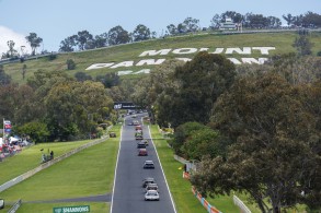 mount panorama racetrack